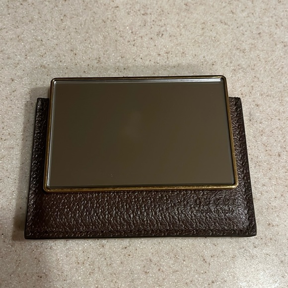 GUCCI leather name card case with Gucci logo mirror. Authentic - Picture 6 of 6